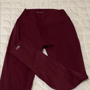 SET Active Deep Red Leggings